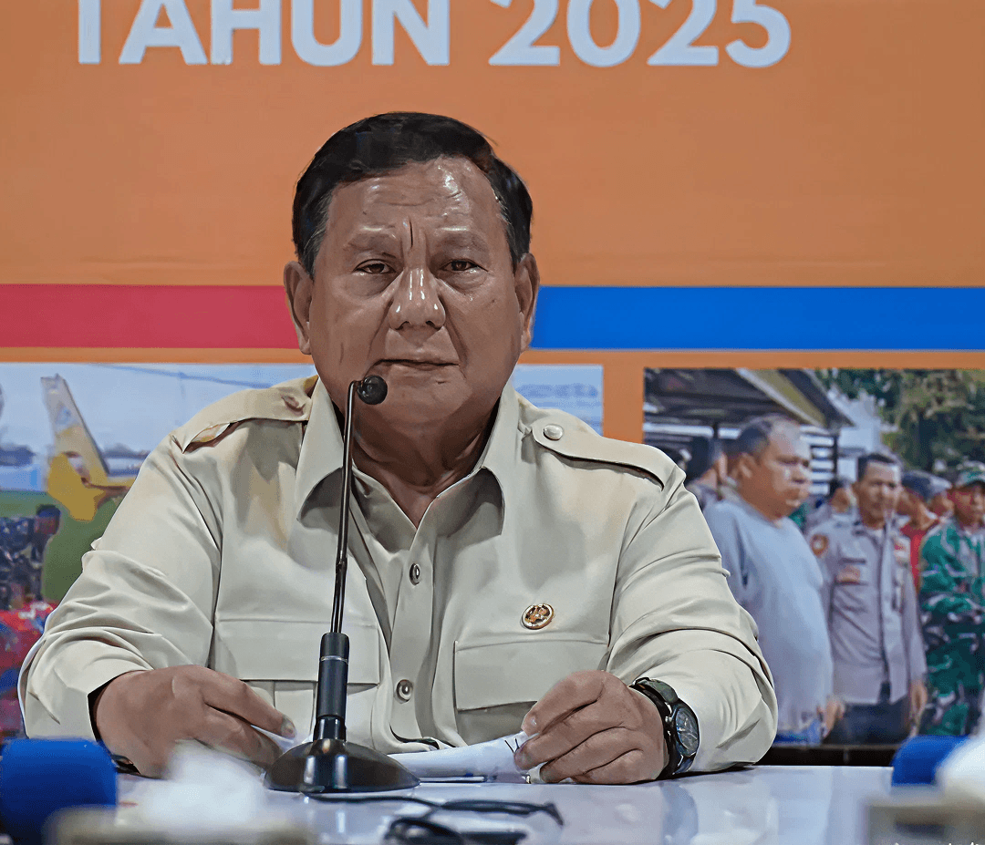 Prabowo Minta Mendagri Untuk Copot Bupati Aceh yang Umroh Saat Bencana